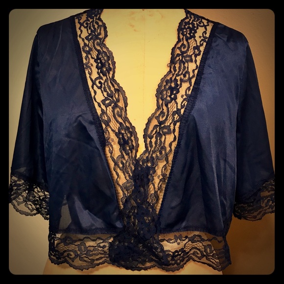 Vintage Other - Vintage Undercover Wear night gown shrug 1X